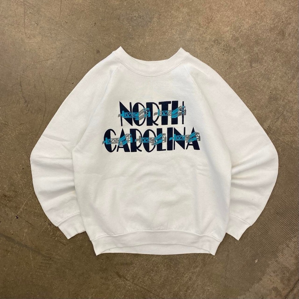 Vintage North Carolina 90s Destination Spellout Raglan Crewneck Sweatshirt Large